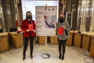 Da sinistra Alessandra Antonelli e Rachele Saraga del Movimento Agende Rosse