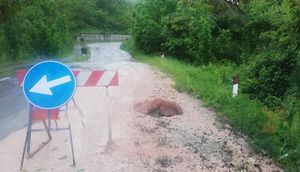 Voragini su SP 128 a Montegrimano   chiusa al traffico