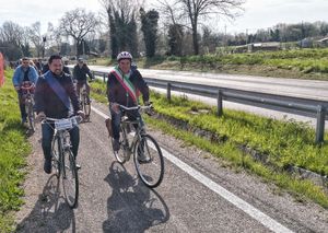 Tagliolini e Seri aprono la pedalata lungo la ciclabile Fano   Fenile