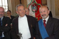 Apifarfalle2008 109