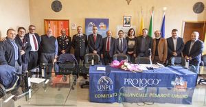 Foto di gruppo con autorita